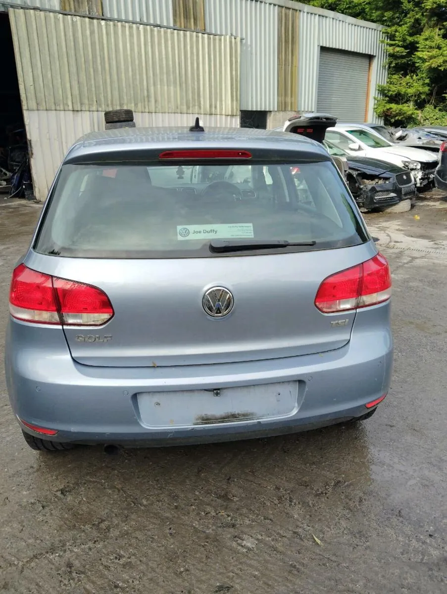 Breaking vw golf 2010 petrol automatic - Image 3