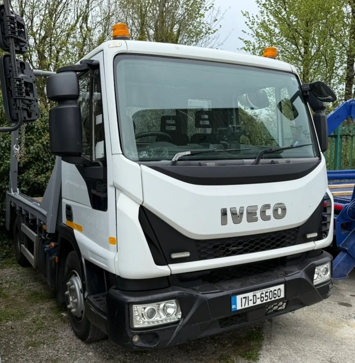 Iveco skip truck skip loader - Image 2