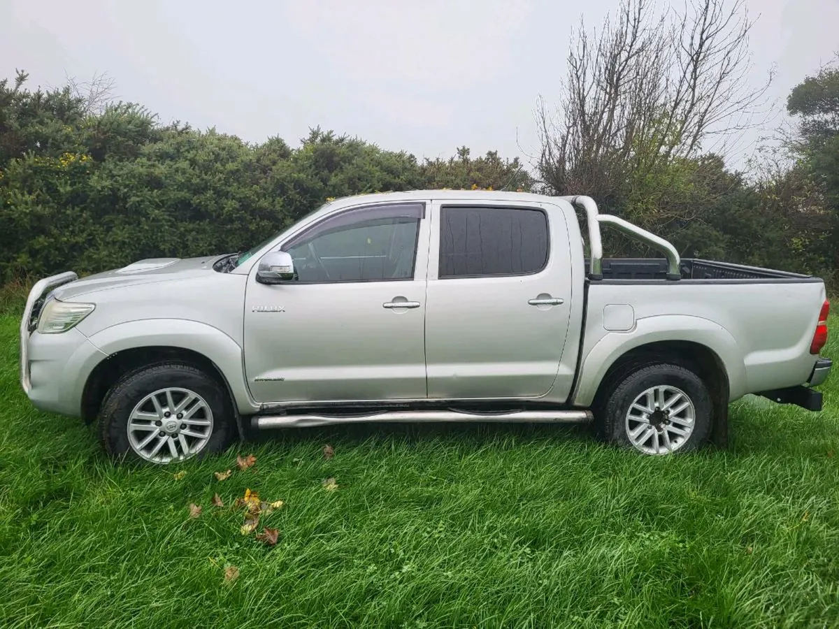 Toyota Hilux 3.0 - Image 2