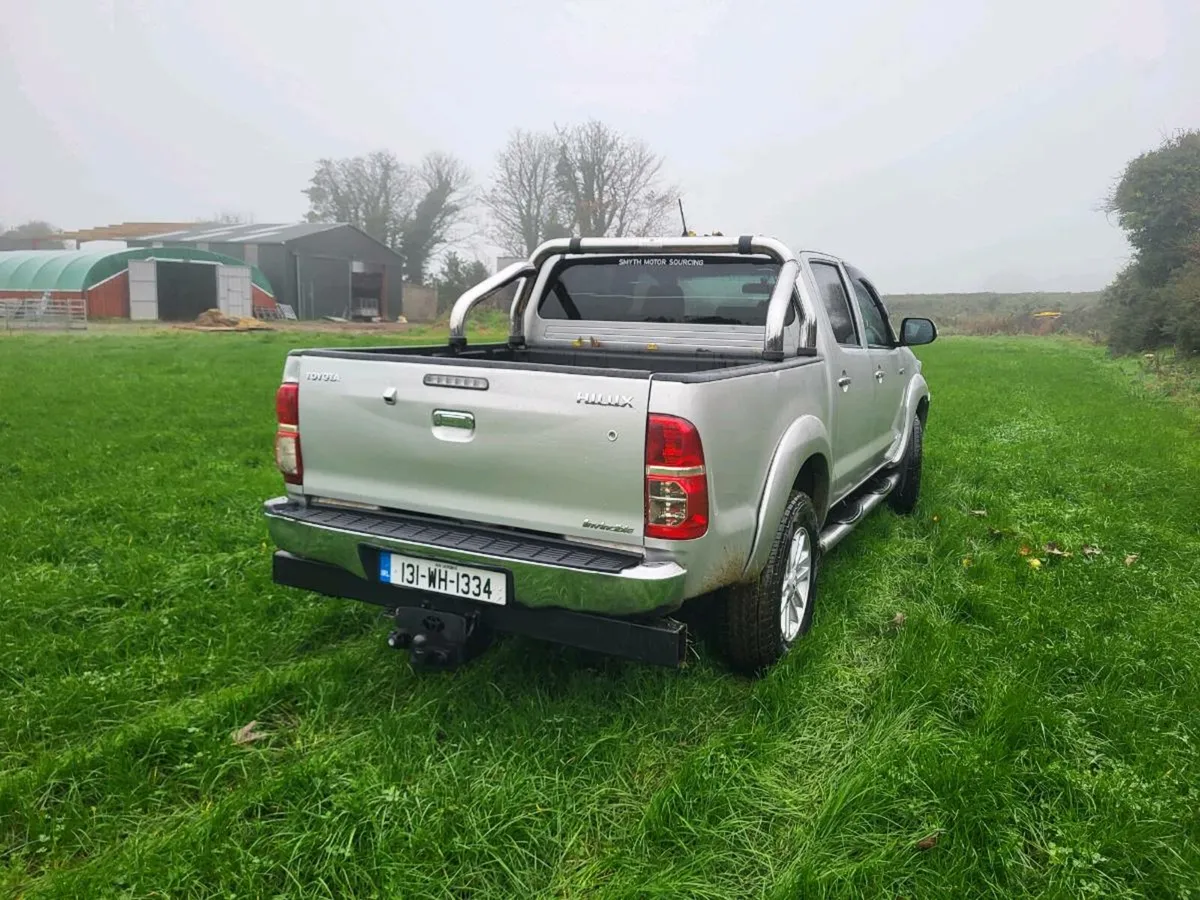 Toyota Hilux 3.0 - Image 4