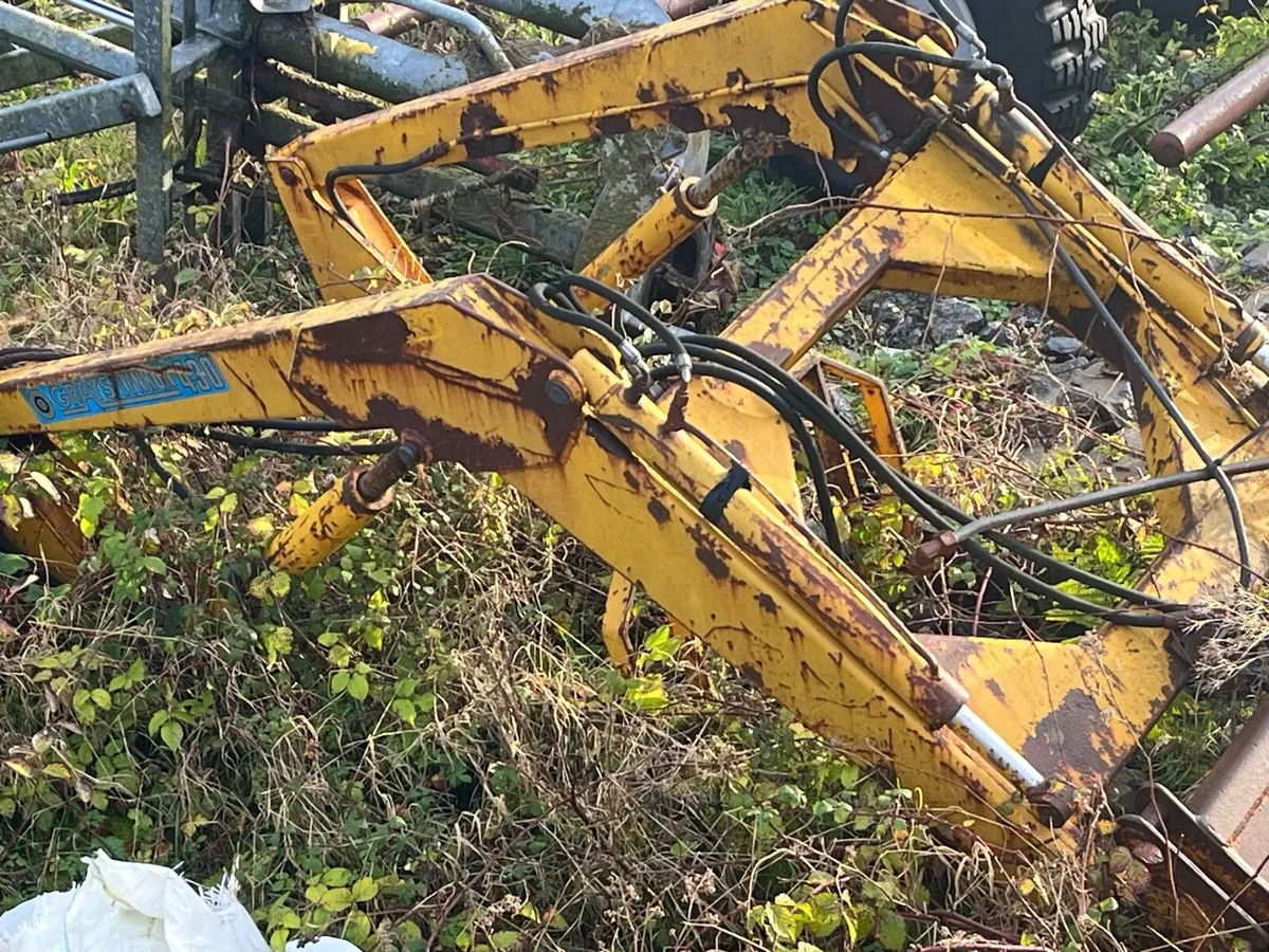 Grays Lynkon 430 Front Loader - Image 2