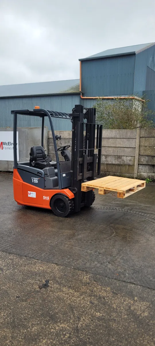 Electric & Diesel toyota forklifts - Image 2