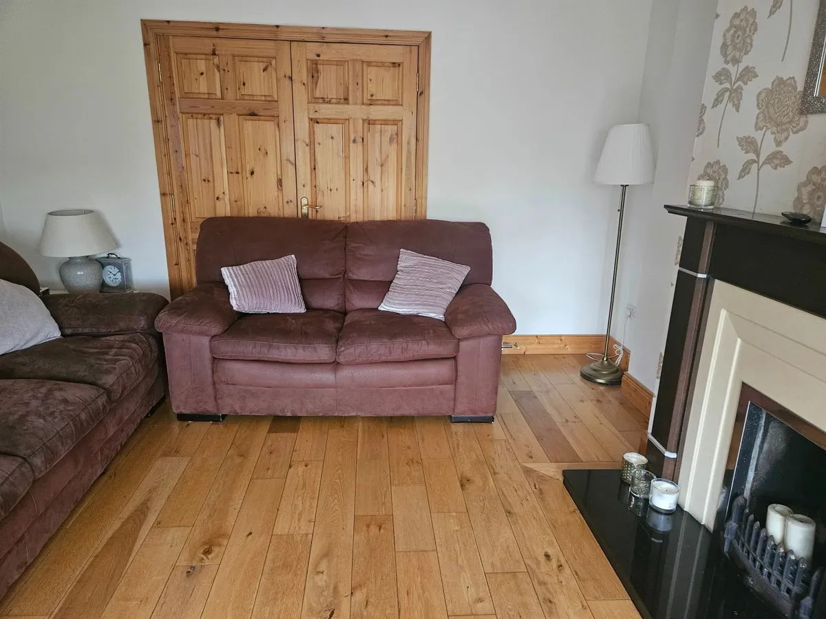 Suite of furniture - Image 1