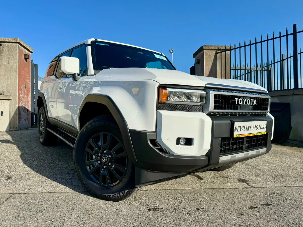 2025 Toyota Landcruiser LWB - Image 4