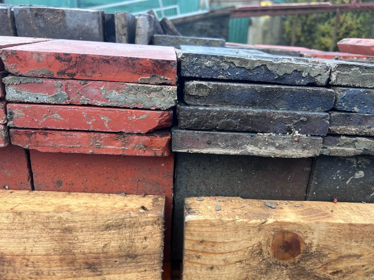 Quarry tiles and old slate and capping - Image 4