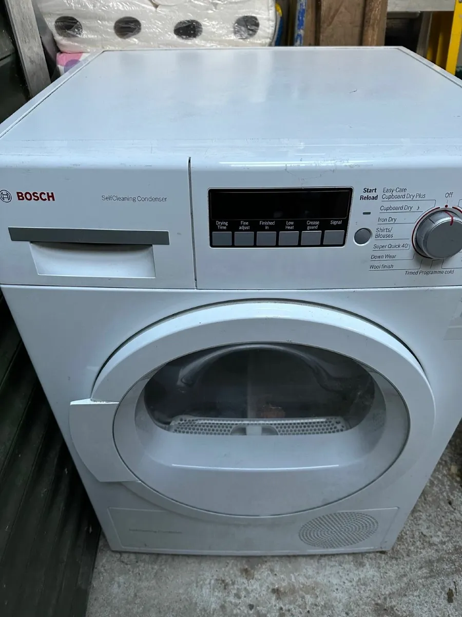 Bosch Self Cleaning Condenser with Heat pump - Image 1