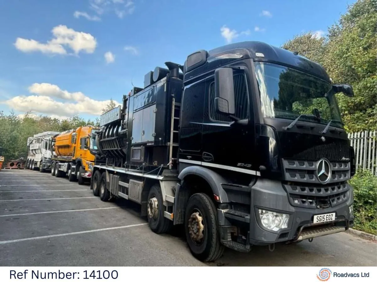 2015 Mercedes-Benz Arocs3240K LN200 High Tip Disab - Image 1
