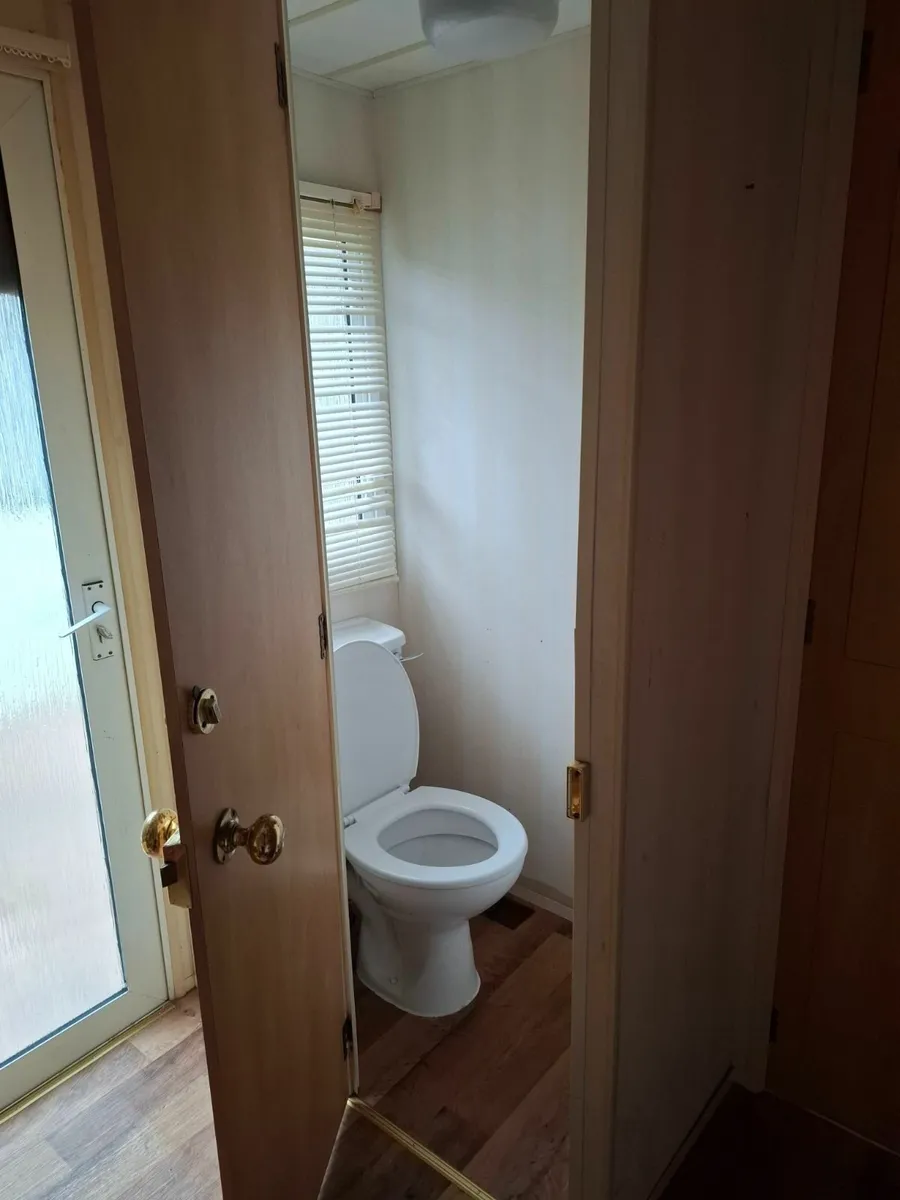 Mobile Home - Image 4