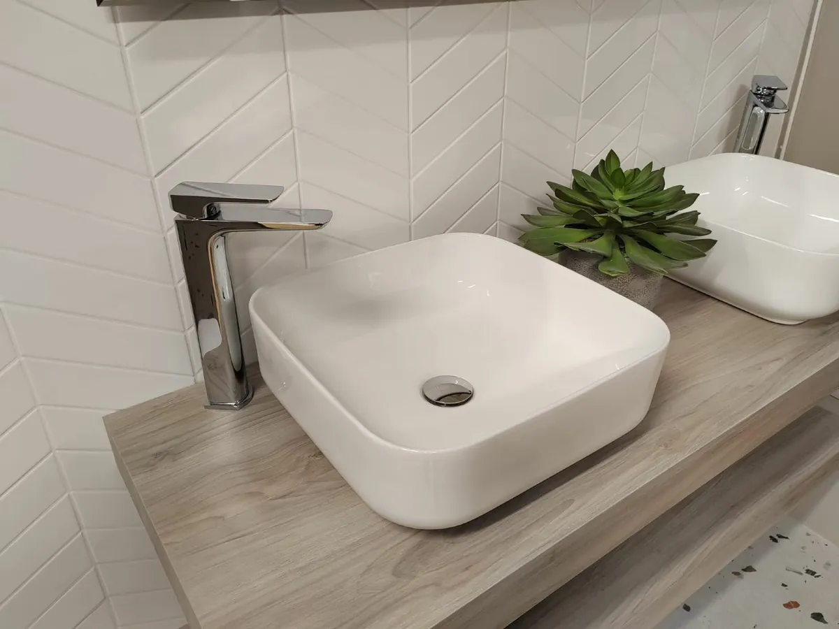 Bathroom vanity - Image 2