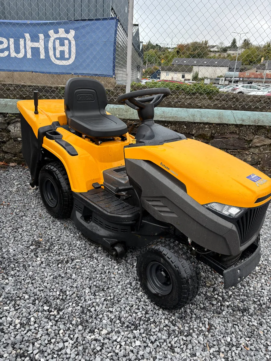 STIGA 3084H ESTATE RIDE ON MOWER - Image 1