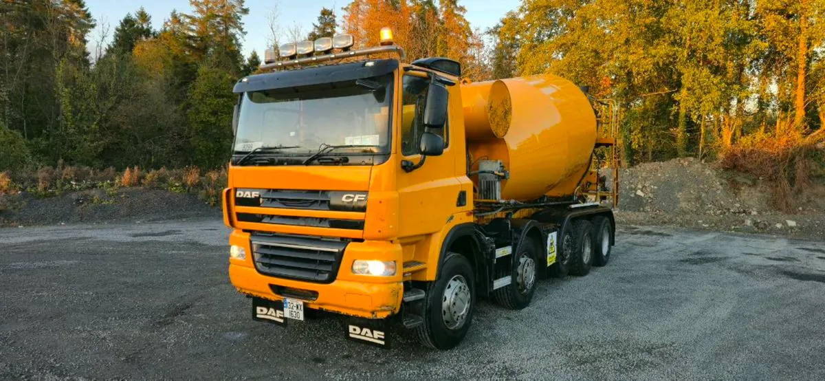 Truck Daf cf85 460bhp  concrete mixer 5 axle rigid - Image 2