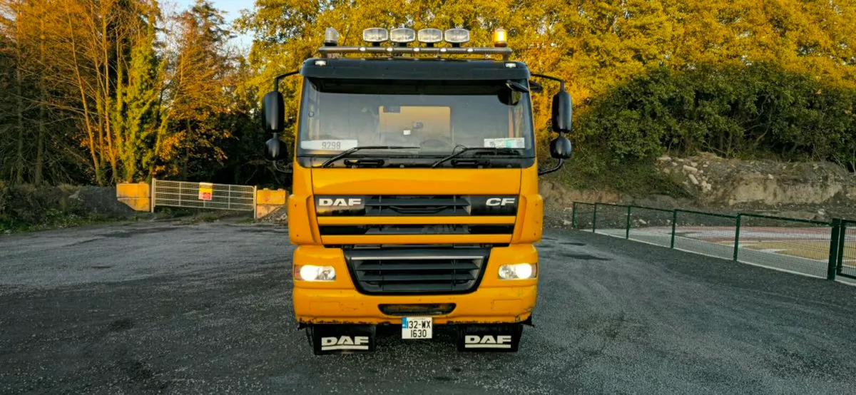 Truck Daf cf85 460bhp  concrete mixer 5 axle rigid - Image 3