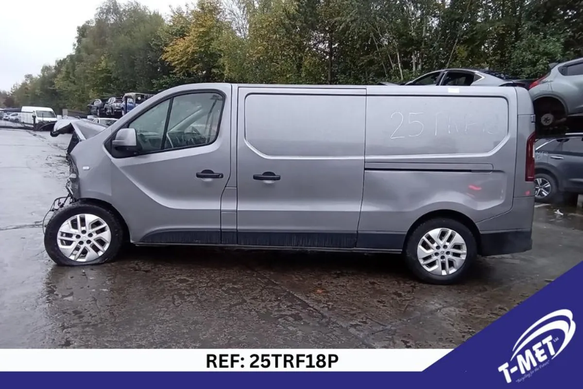 2018 RENAULT TRAFFIC BREAKING FOR PARTS - Image 4