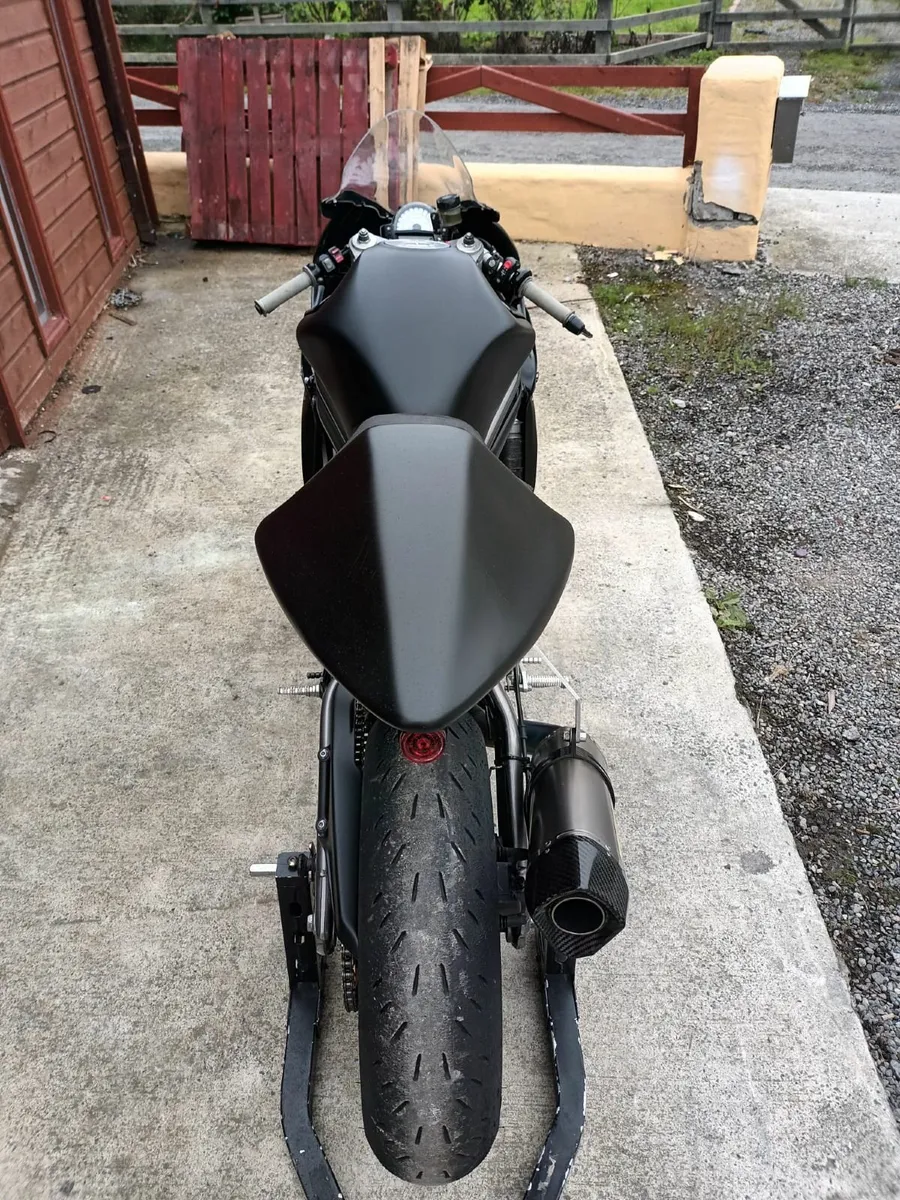 Kawasaki ER6 Race bike - Image 4