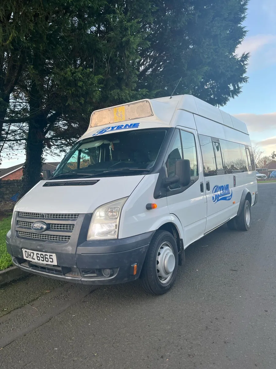 Ford transit minibus - Image 1
