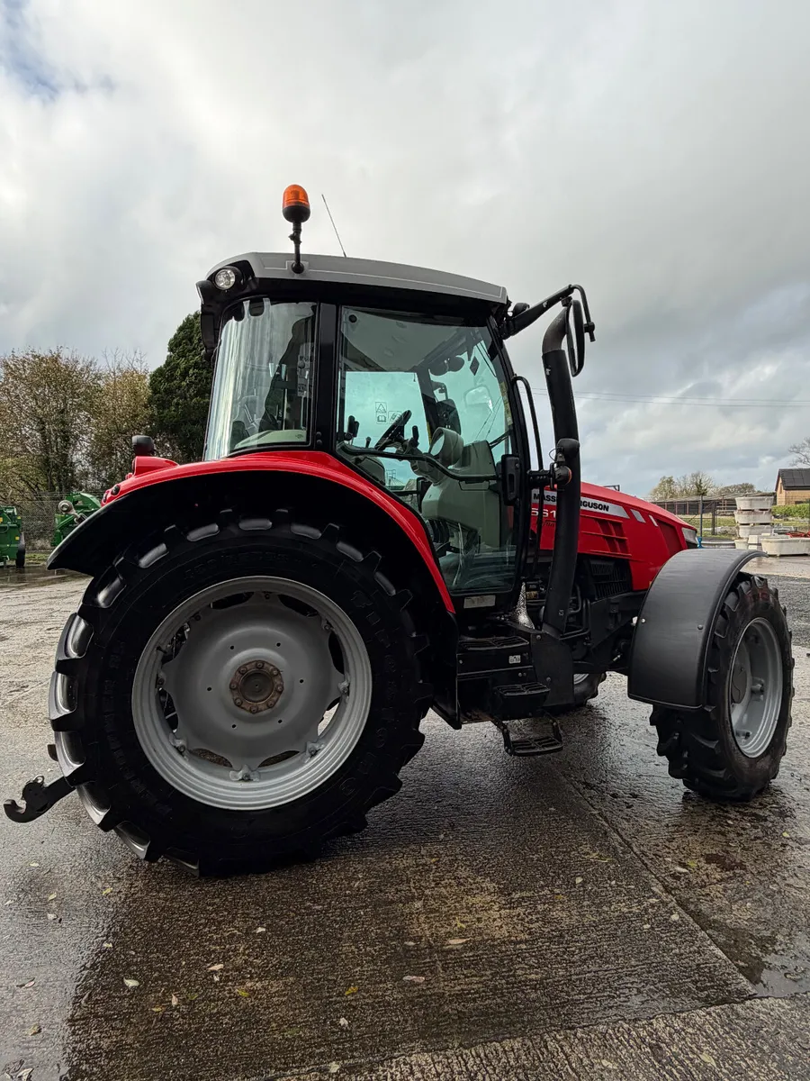 Massey Ferguson 5612 - Image 4