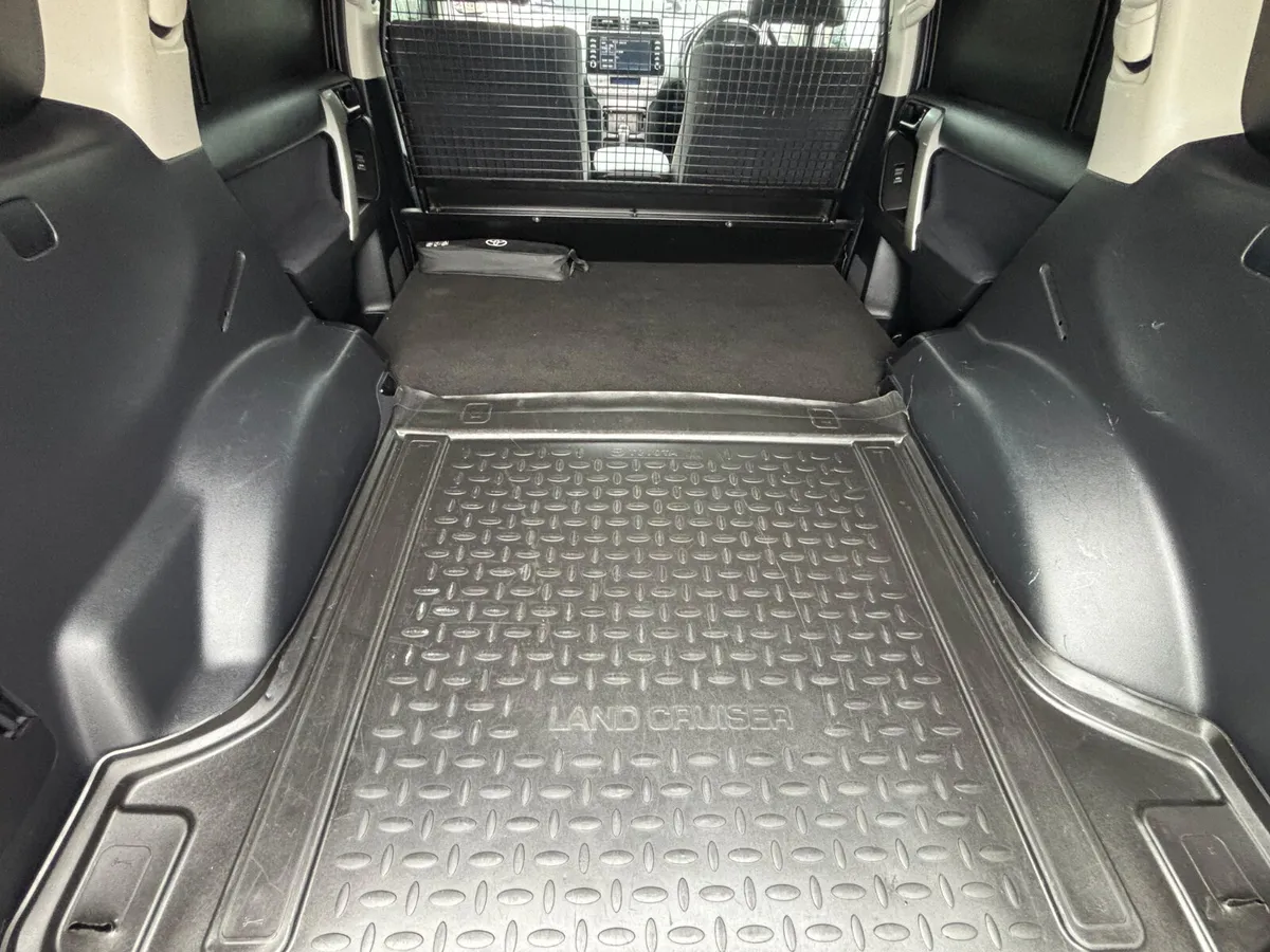 Toyota Land Cruiser 2023 - Image 4