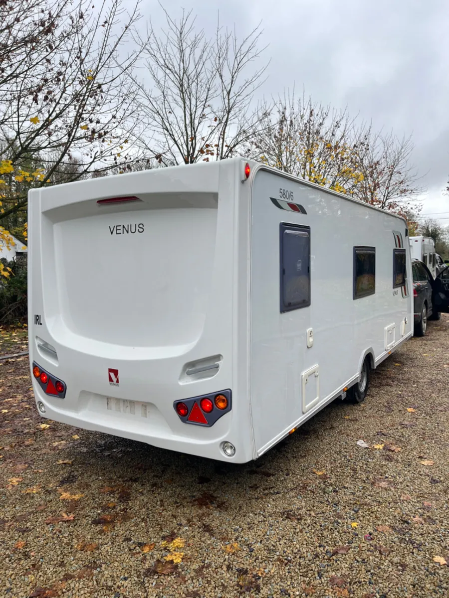 2016 Lunar Venus 6 Berth Fixed Bunkbed Caravan - Image 3