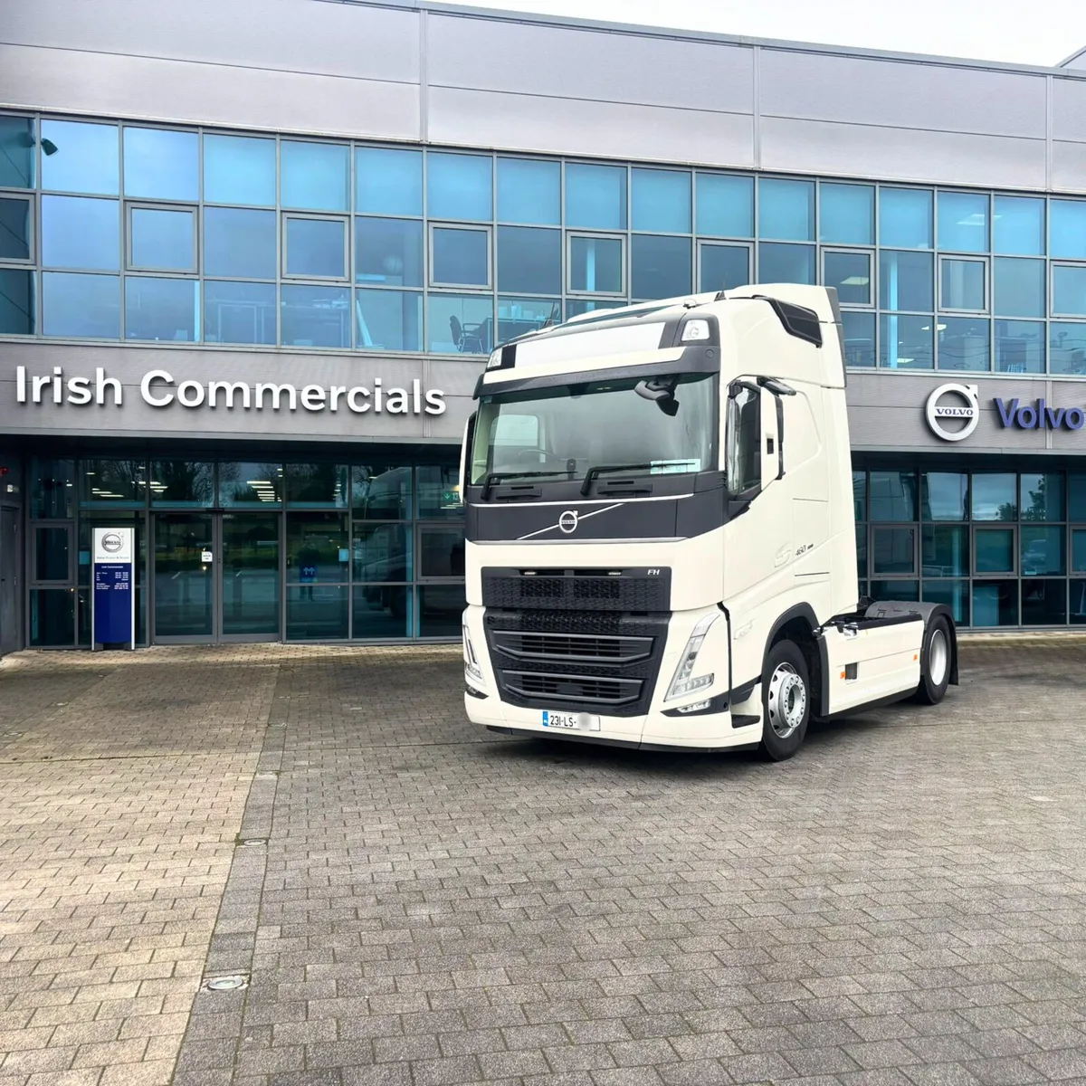 Volvo FH460 4x2 Turbo Compound - Image 1