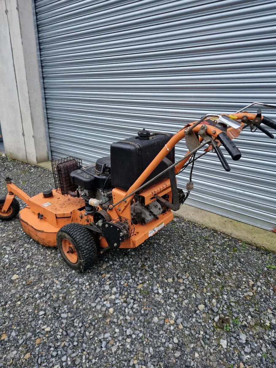 Scag lawnmower - Image 4