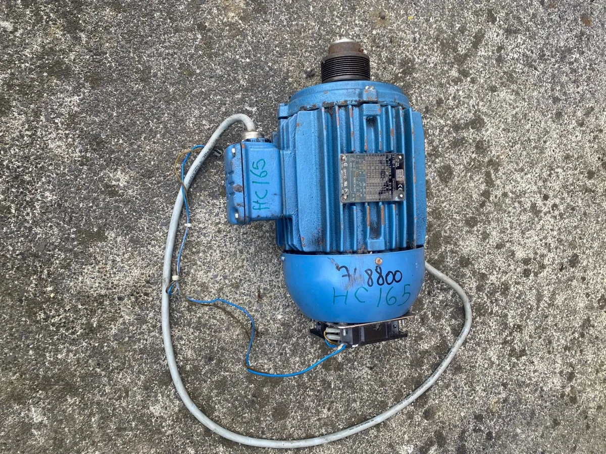 Jla washing machine motor and computer. - Image 2