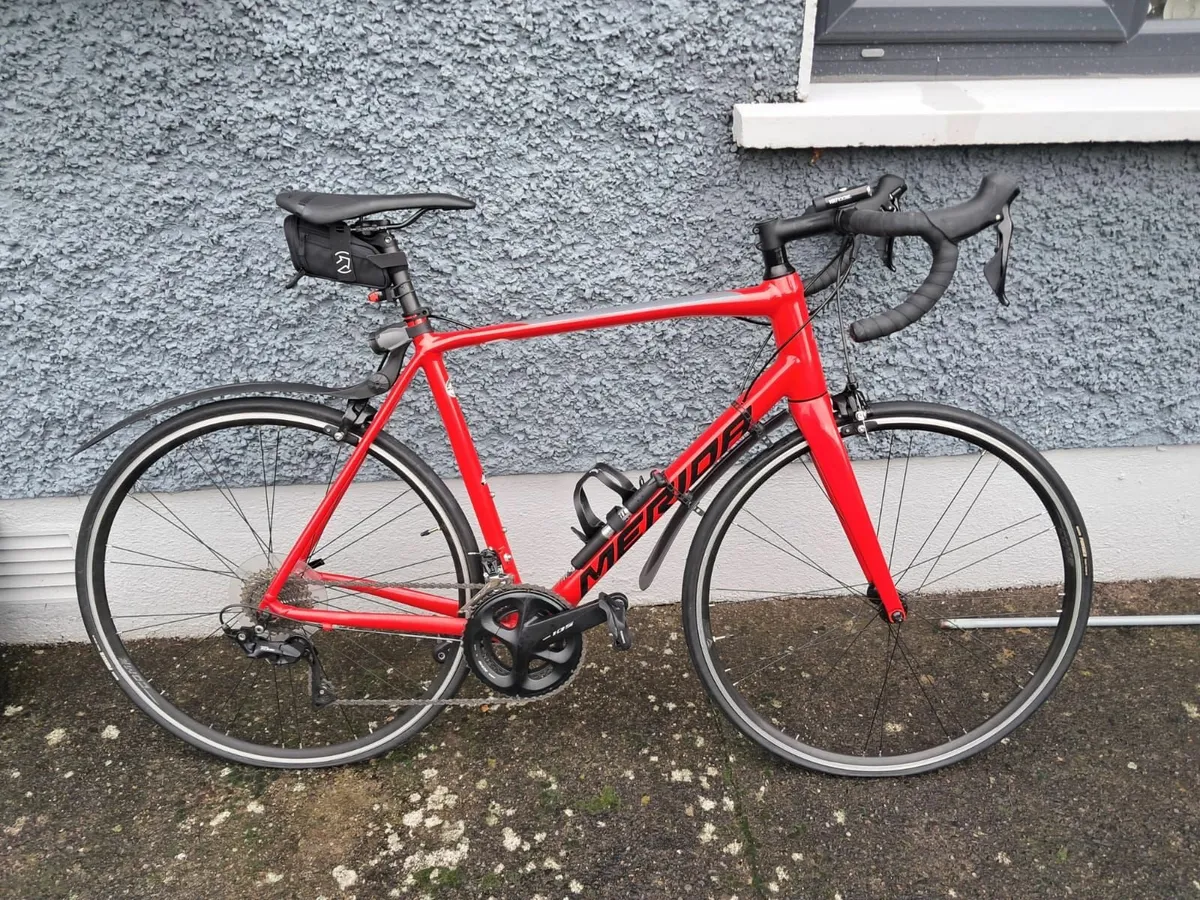 Road Bike Red Scultura 400 - Image 1