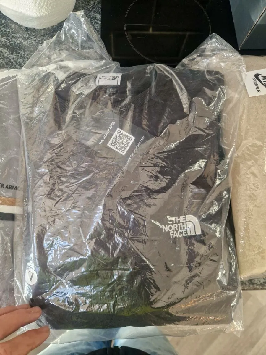 Track suits - Image 3