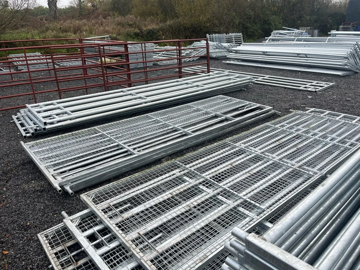 Extendable, gates and barriers - Image 4