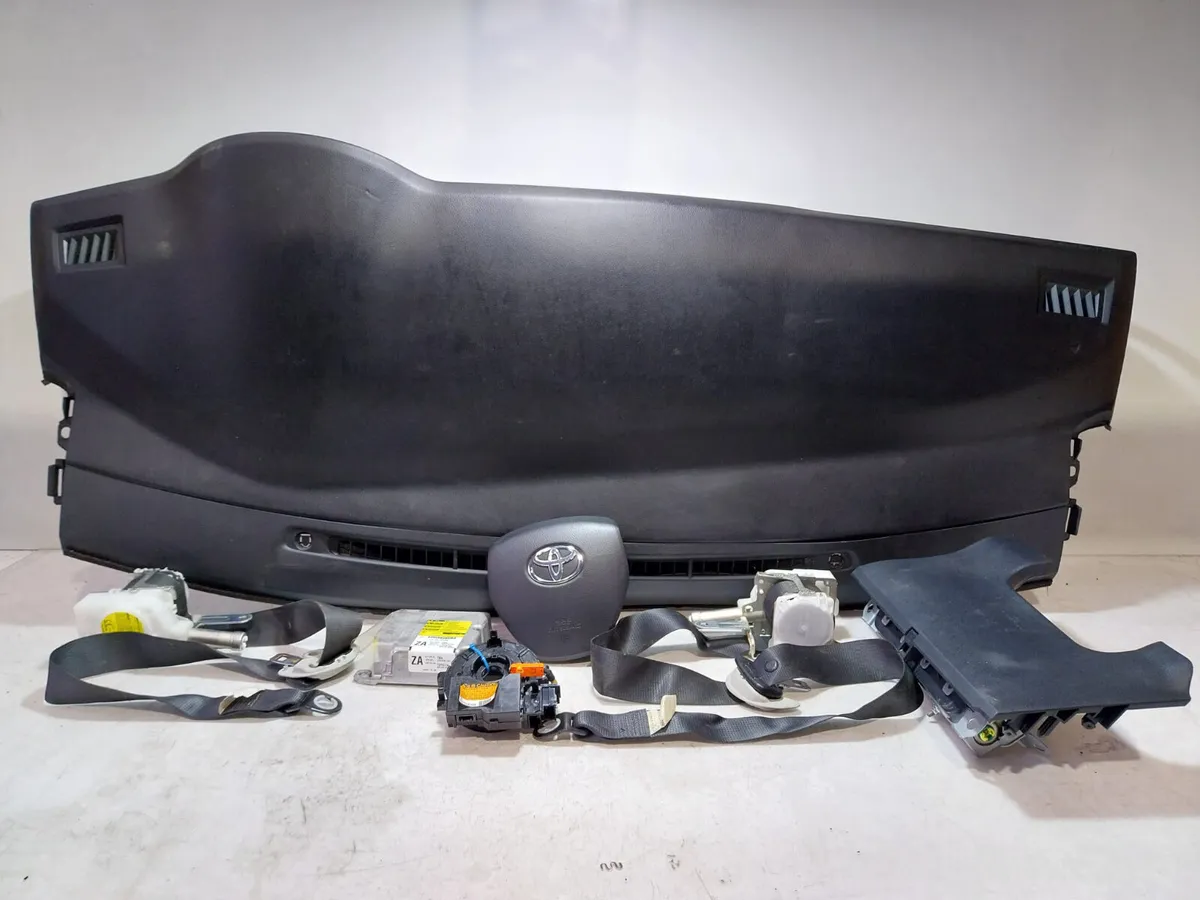 2014 Toyota Auris Airbag Set - Image 1
