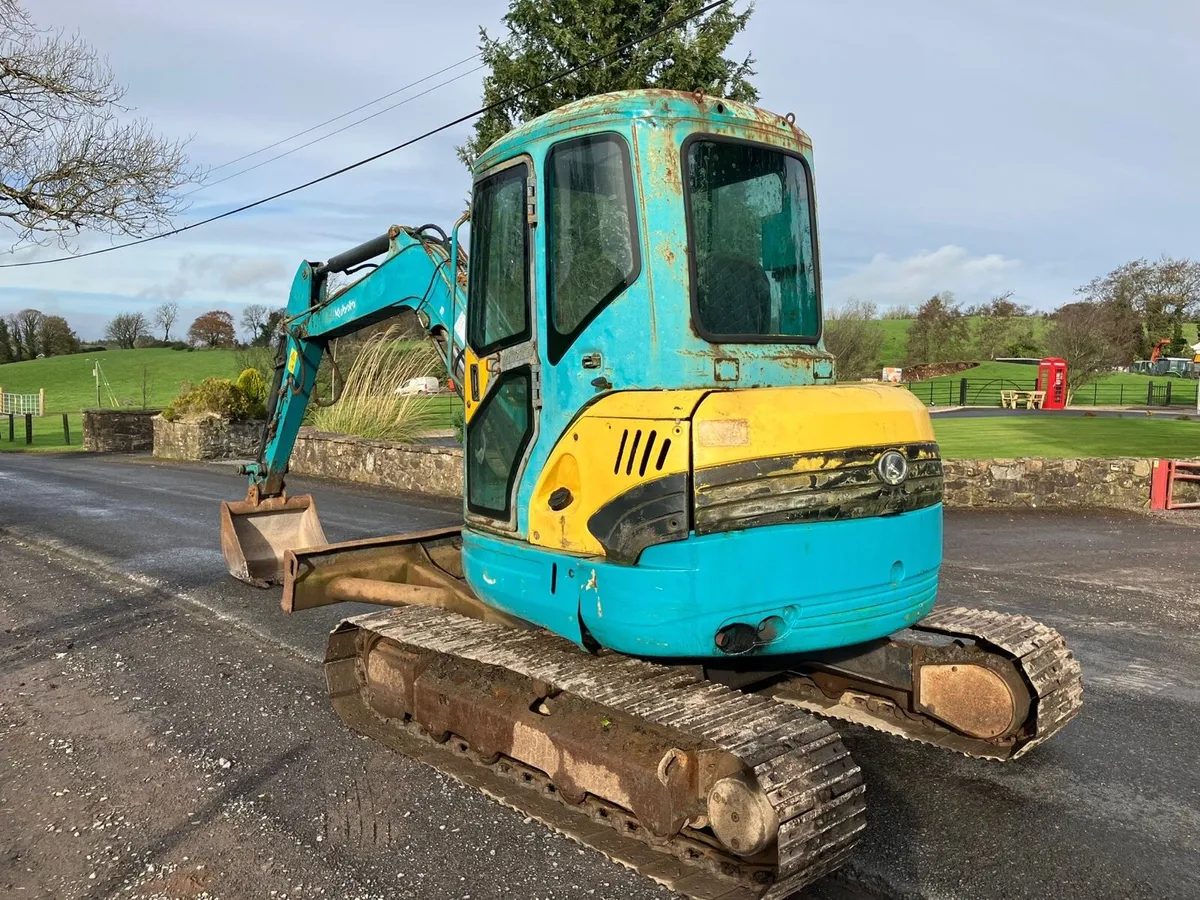 Kubota 5 1/2 Tonne Digger - Image 3