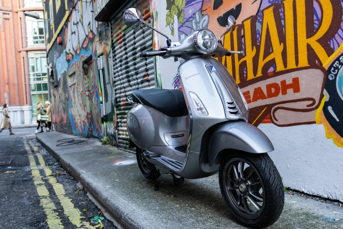 Vespa Elettricia 70 - Image 3