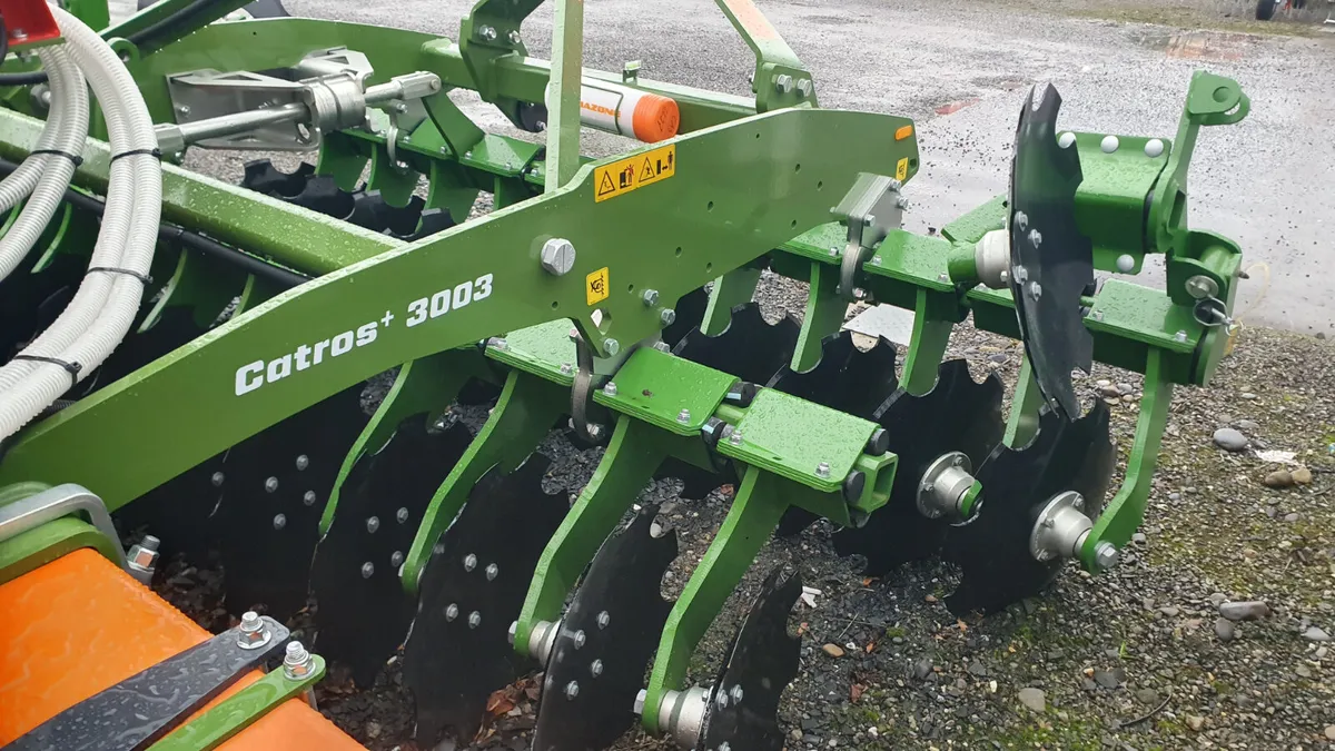 Amazone Catros 3003 Scallop Disc Matrix RollerAPV - Image 3