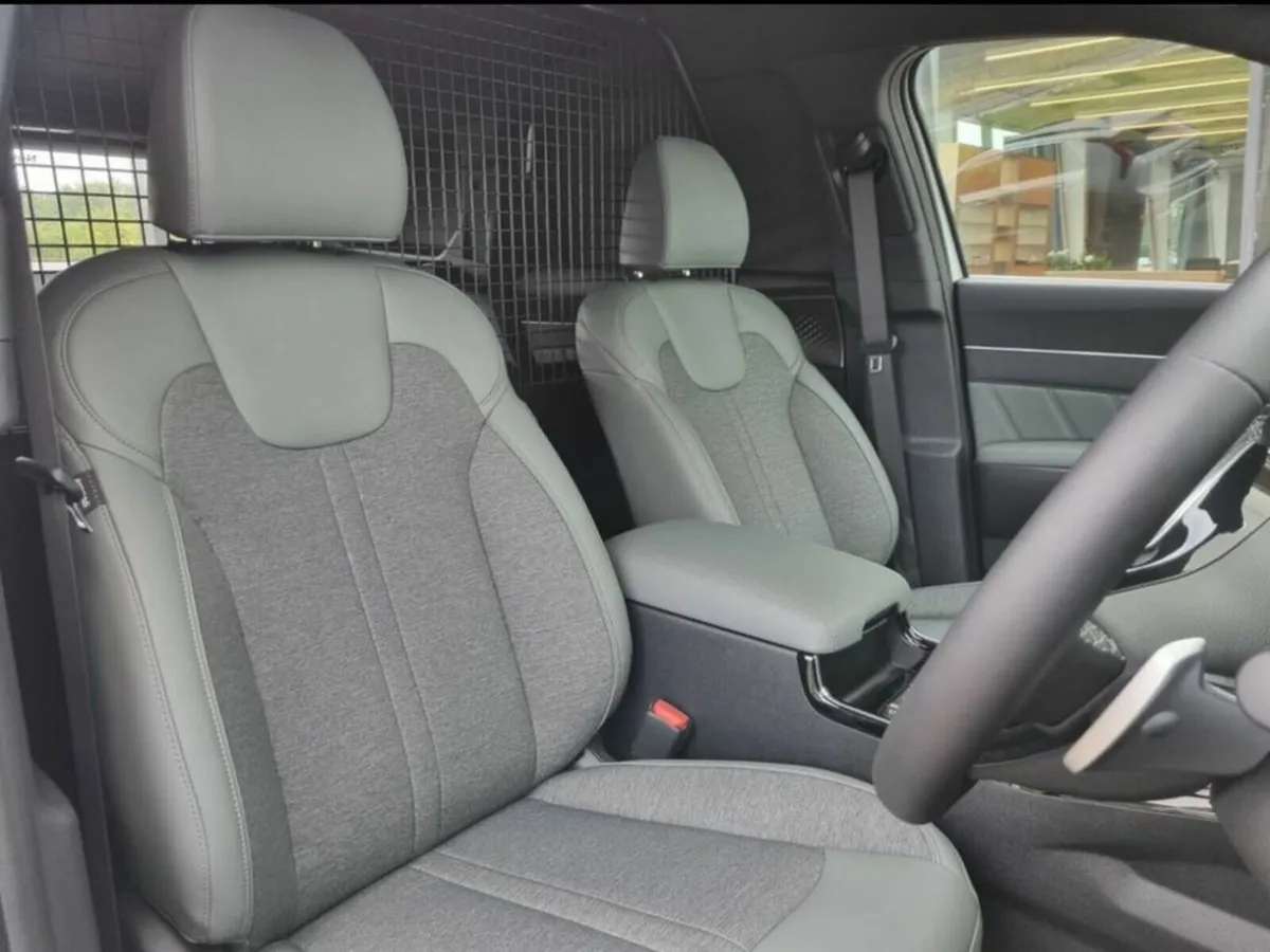 Kia Sorento 2 Seater Commercial **Order Now For 26 - Image 3