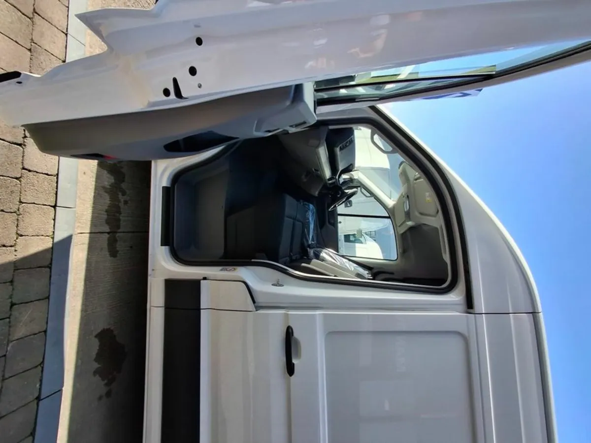 Man TGE Panel Van - Image 4