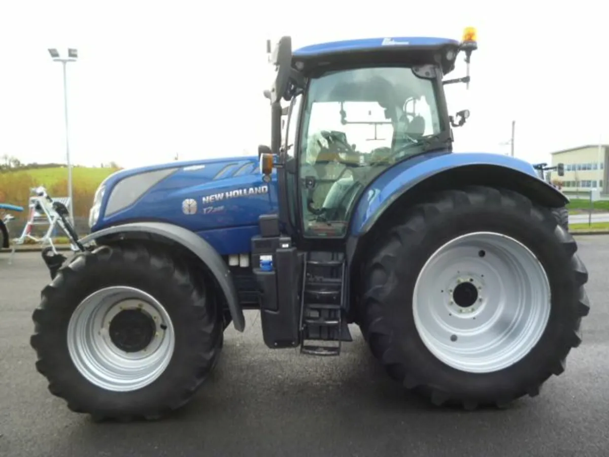 New Holland T7.225 Auto Command 2023 - Image 1