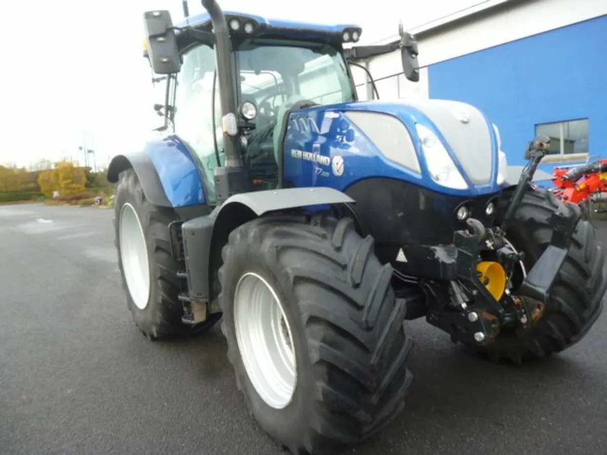 New Holland T7.225 Auto Command 2023 - Image 4