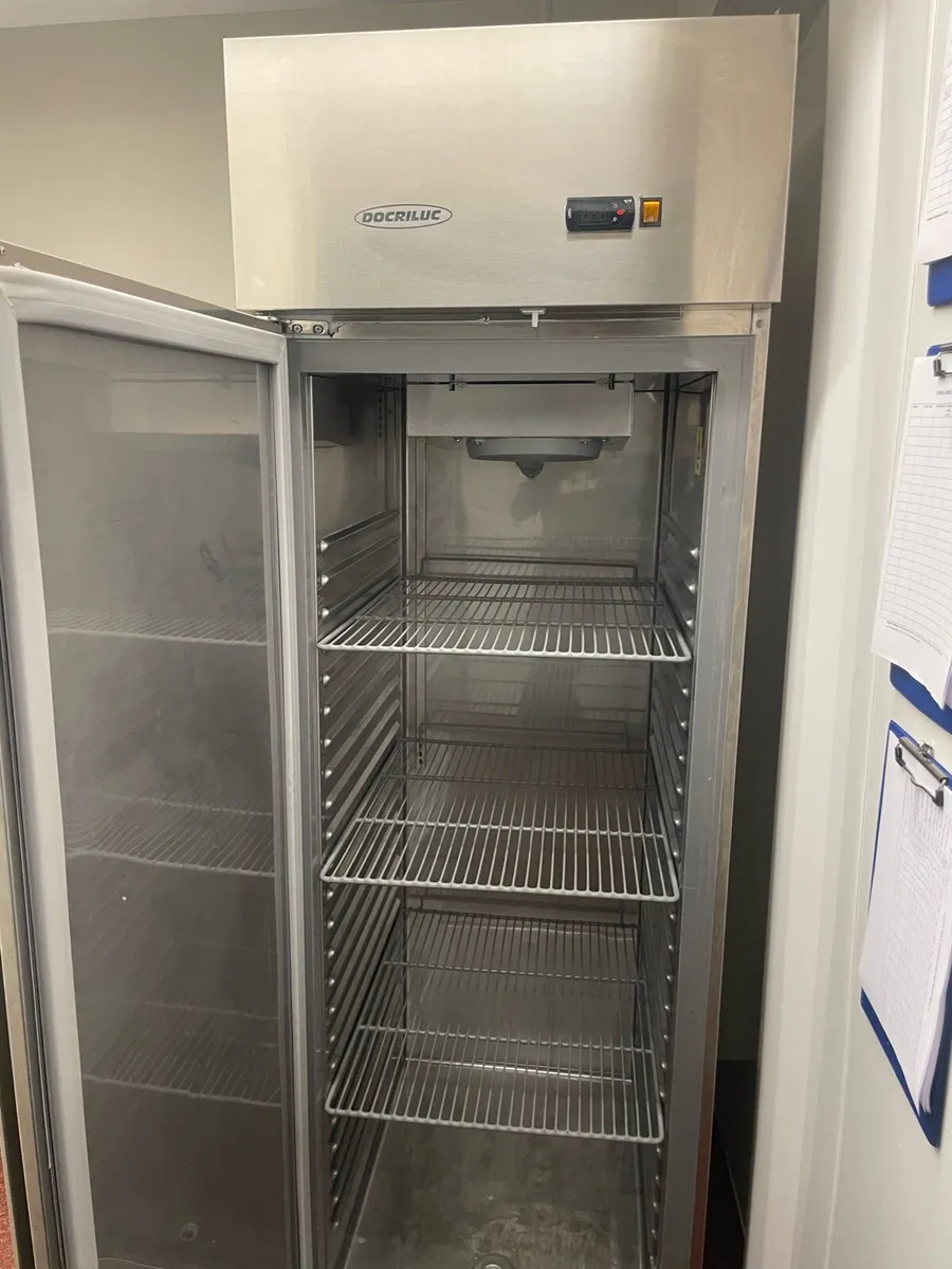 Fridge immaculate - Image 2