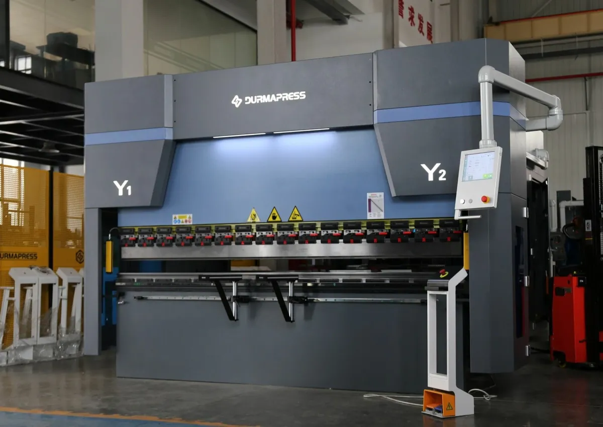 Durmapress CNC Press Brake 135T/3200 - Image 1
