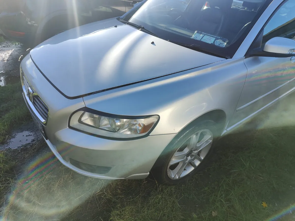2009 Volvo V50 parts - Image 2