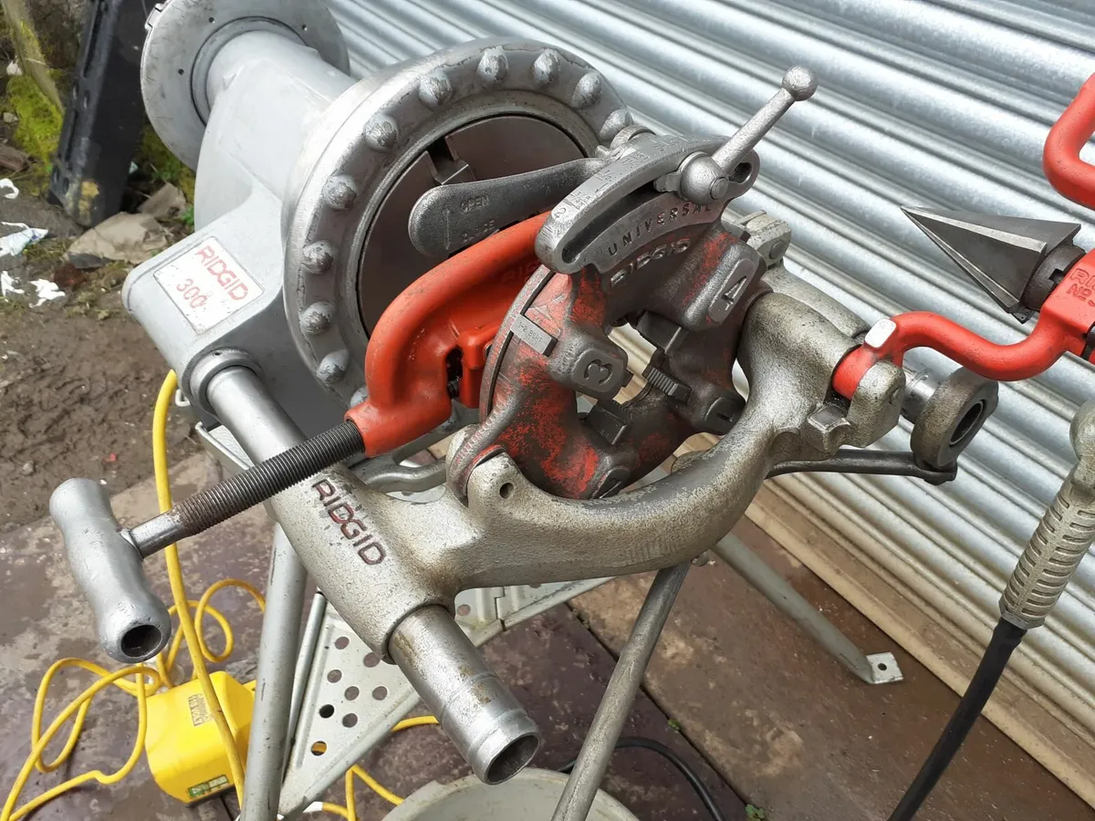 RIDGID 300 THREADING MACHINE - Image 3