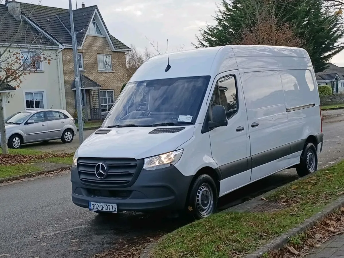 202 Mercedes Sprinter MWB HR 211CDI 140PS Low Kms - Image 3
