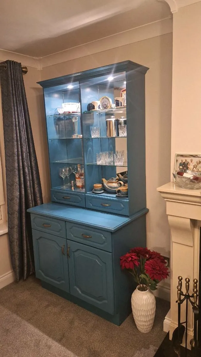 Display cabinet - Image 1