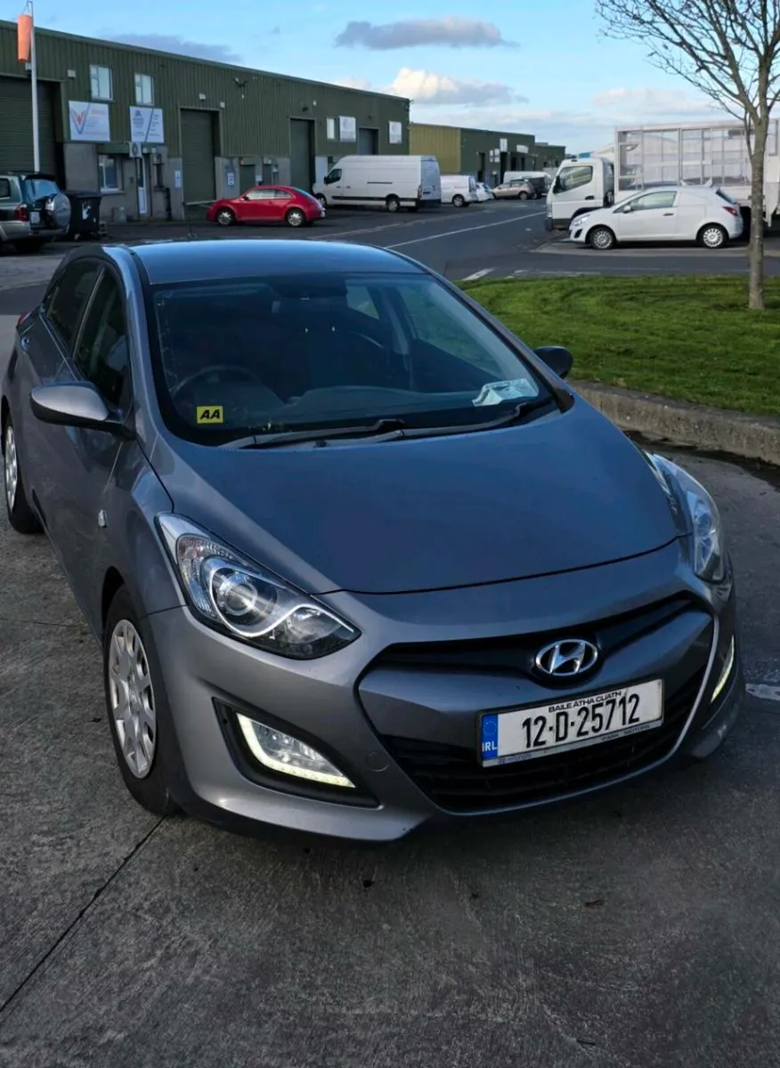 Braking Hyundai i30 1.4 CRDi 2012 - Image 1