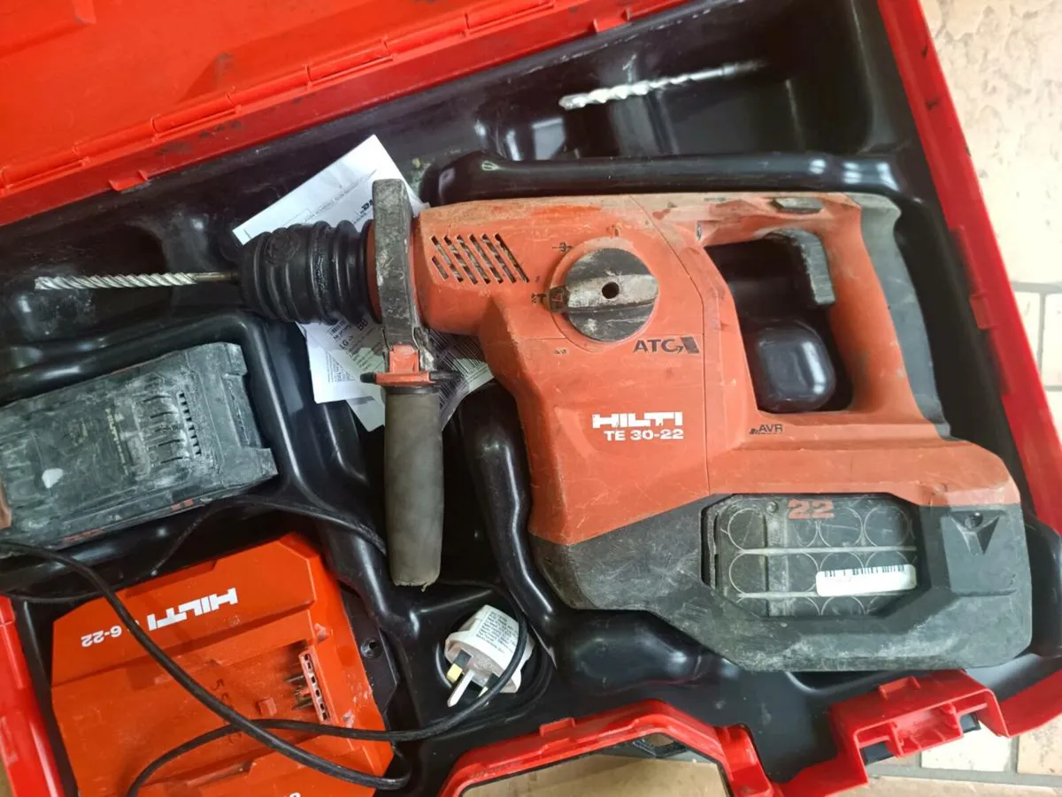 Hilti SDS hammer drill Te 30 2 batteries 12Ah - Image 4