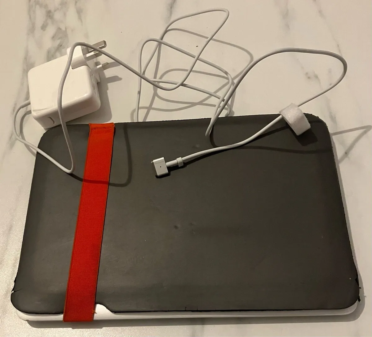 MacBook Air A1465 - Image 3