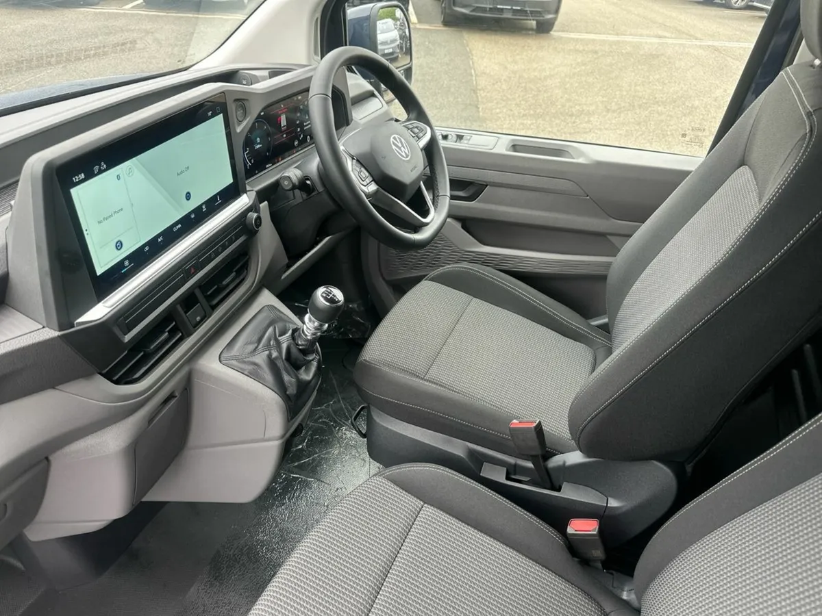 Volkswagen Transporter TRENDLINE PLUS LWB 150HP MA - Image 3