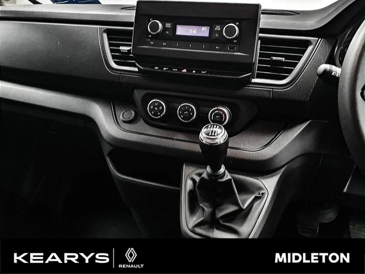 Renault Trafic LL30 BLUE DCI 130 Business. EX VAT - Image 4