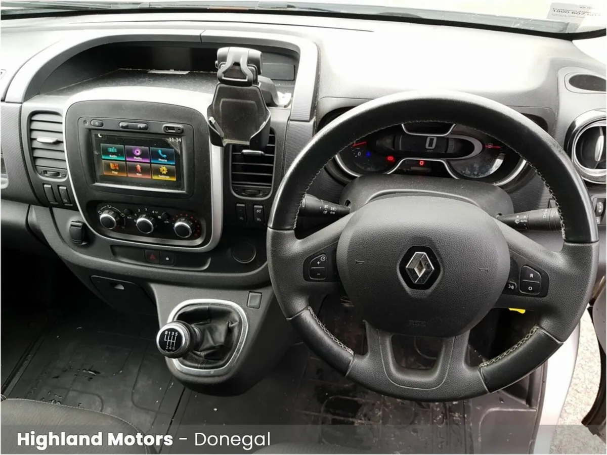 Renault Trafic TRAFIC LL30 ENERGY DCI 145 SPORT ED - Image 2