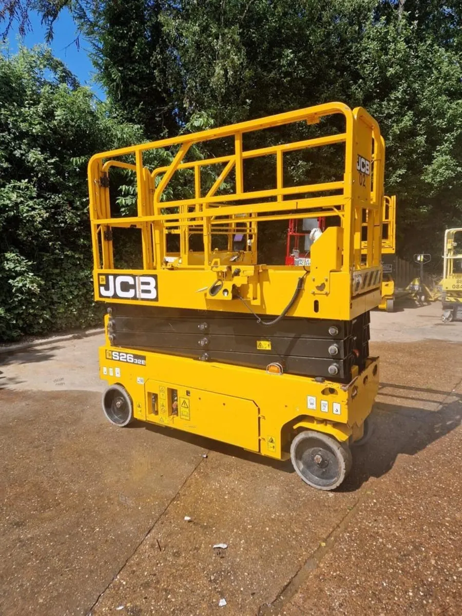 JCB SCISSOR LIFT - Image 1