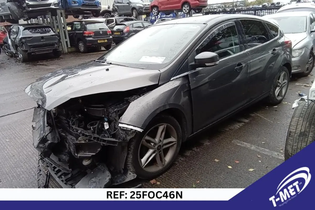 2015 FORD FOCUS BREAKING FOR PARTS - Image 4